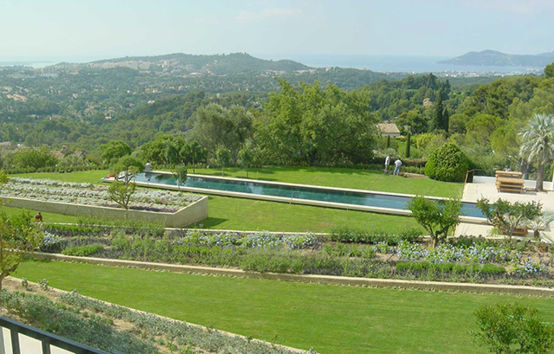 4.12_MOUGINS_Panorama_1.jpg